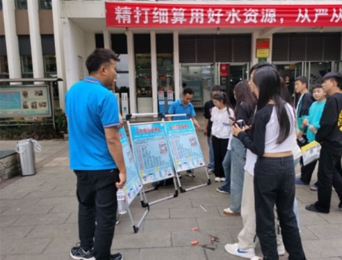 为统筹做好道路运输疫情防控和高校学生返校出行保障